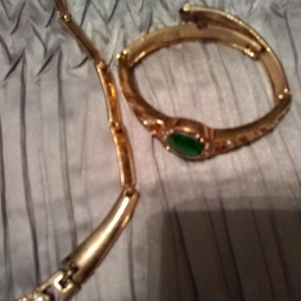 Jewelry - Picture 5 of 7